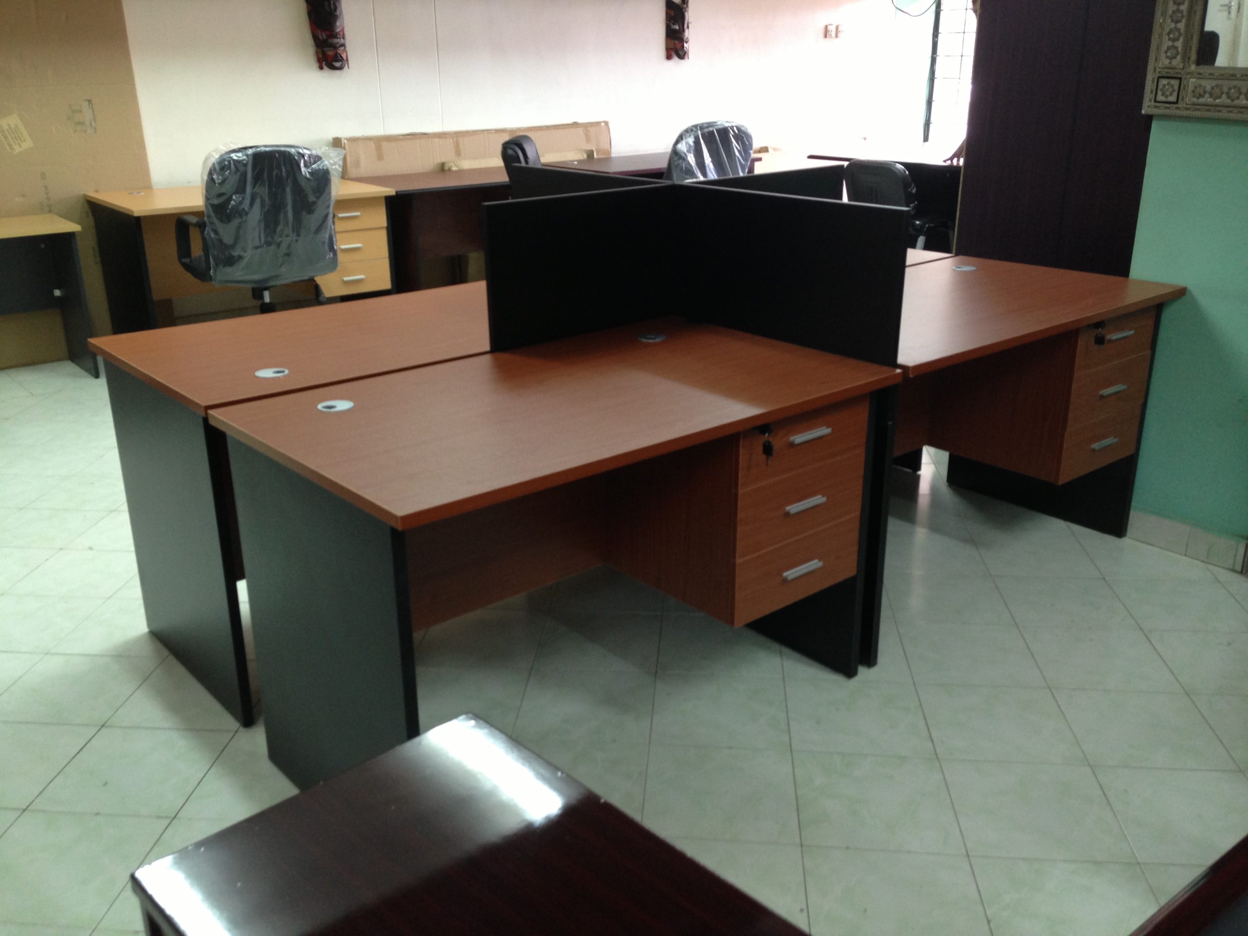 Office furniture | 4 person workstation | Cluster Desk | Modular Workstation